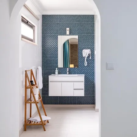 West Side 招待所 佩尼契