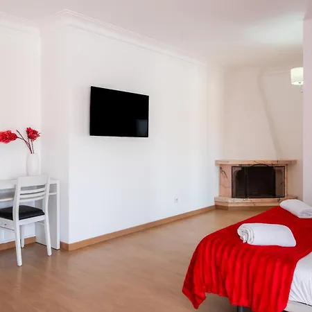 West Side 招待所 佩尼契